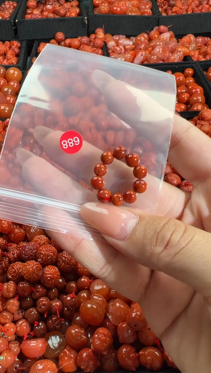 南红玛瑙未镶嵌颈饰1