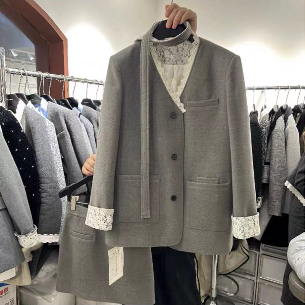 冬季飘带韩版西装套装女设计感洋气宽松羽绒棉服内胆西服两件套裙