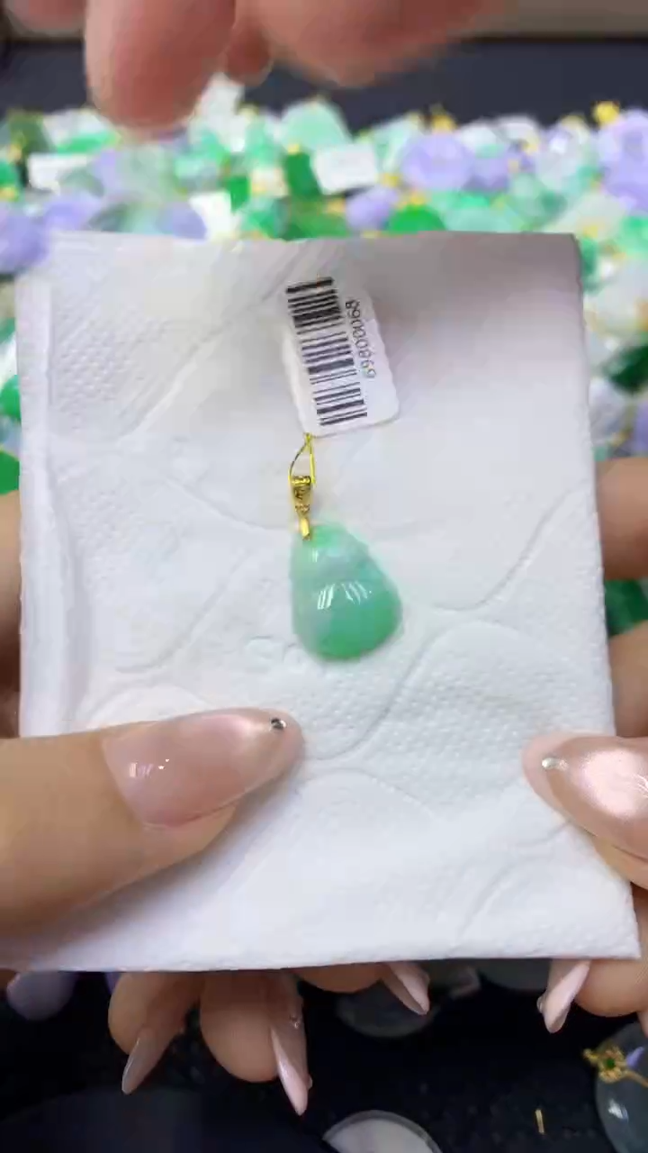 颈饰未镶嵌翡翠天然缅甸翡翠A货