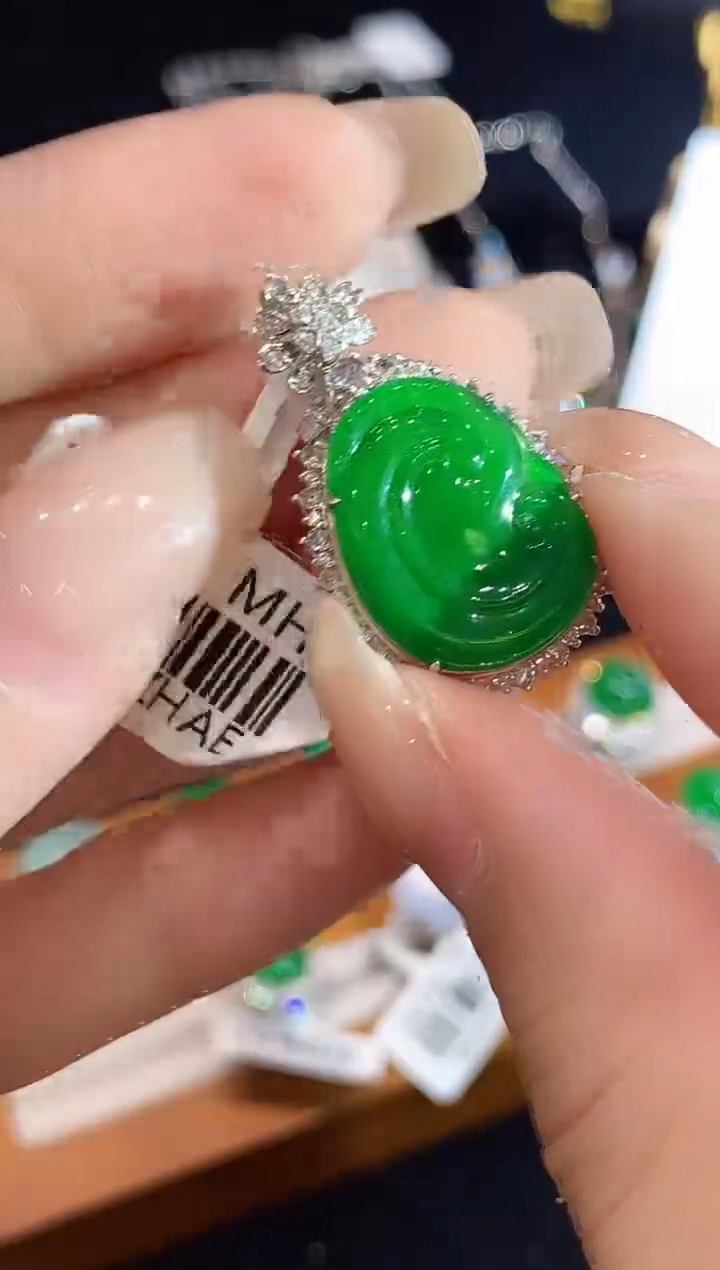 翡翠18K金镶嵌吊坠(不含链)MH多样性发其一