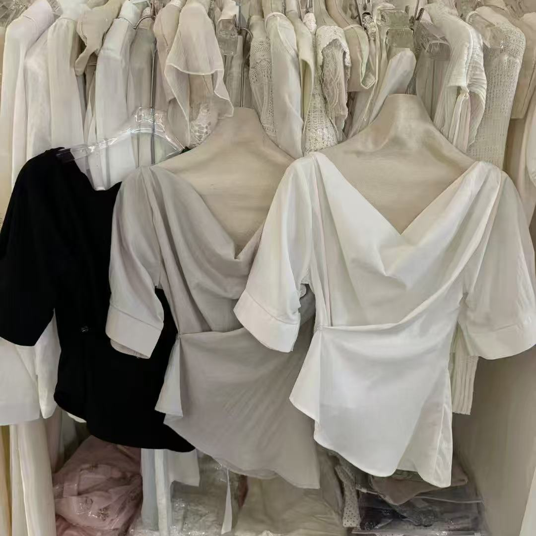 268艺展缪斯 老钱风 气质露肩上衣