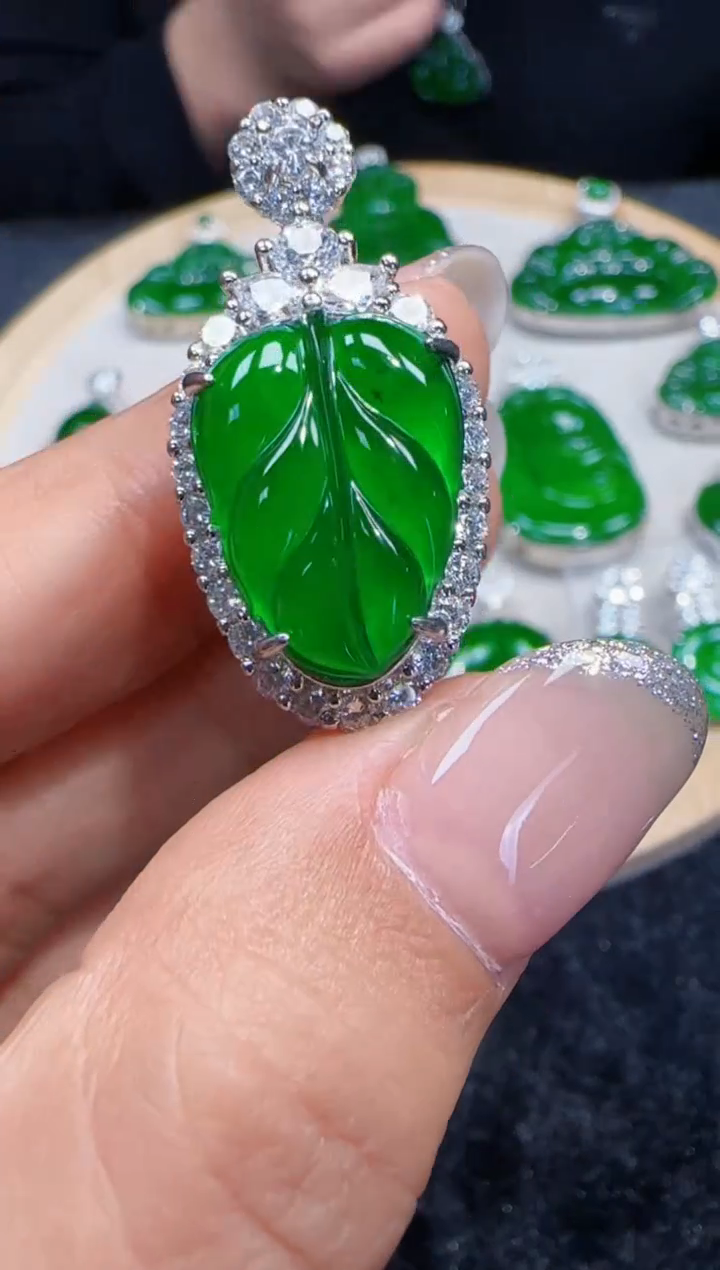 未镶嵌定制翡翠翡翠吊坠71