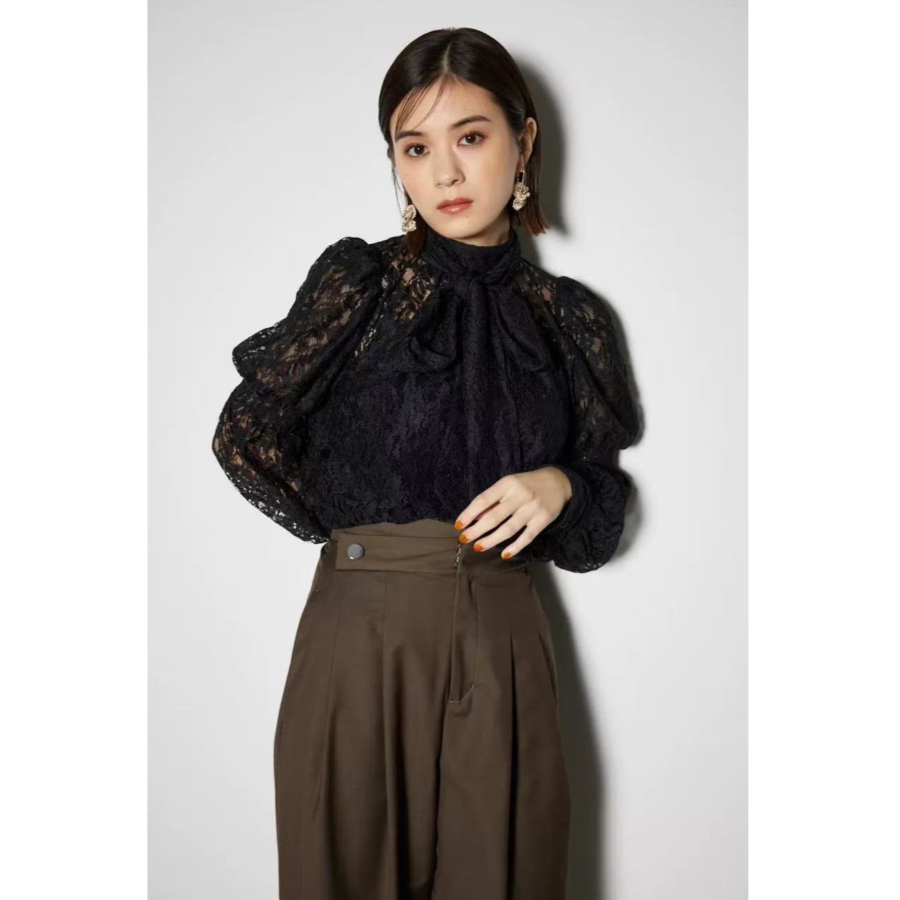 『咸鱼日单』R家新款蕾丝提花前后两穿上衣