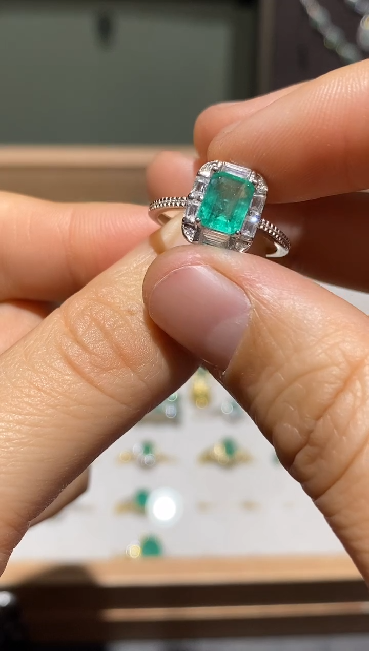 银S925镶嵌戒指祖母绿戒指