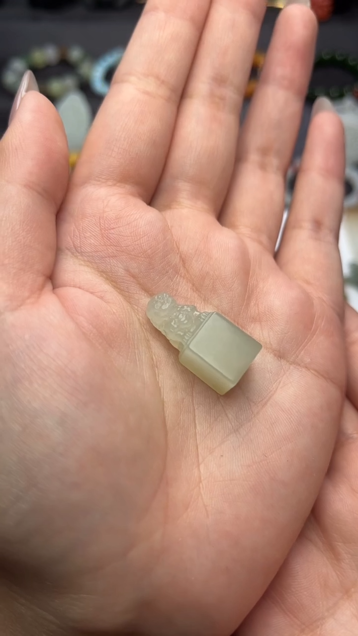 未镶嵌和田玉摆件印章