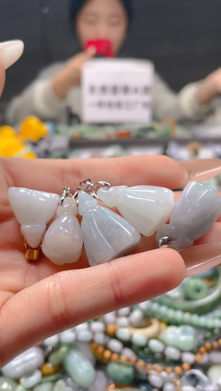 【闪购商品】翡翠颈饰未镶嵌一单一个多样性随机发一件