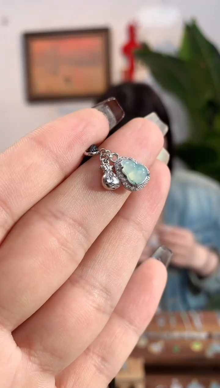 【闪购商品】翡翠银S925镶嵌颈饰吊坠