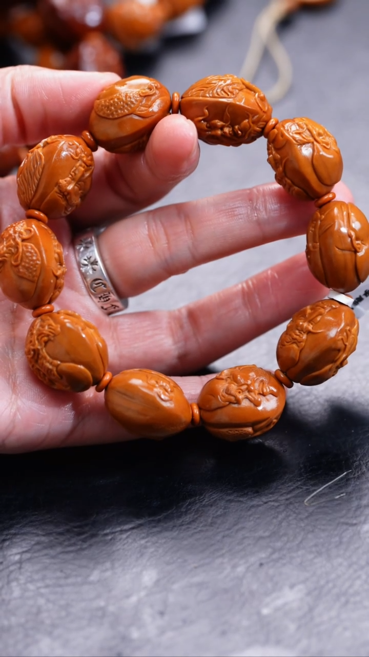 【闪购商品】橄榄核吊坠橄榄核给和