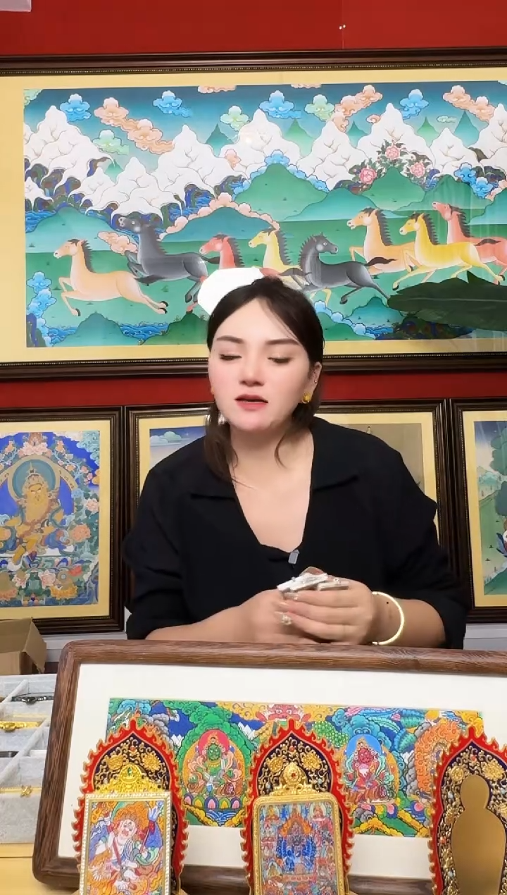 吊坠药老师-热贡纯手绘周毛