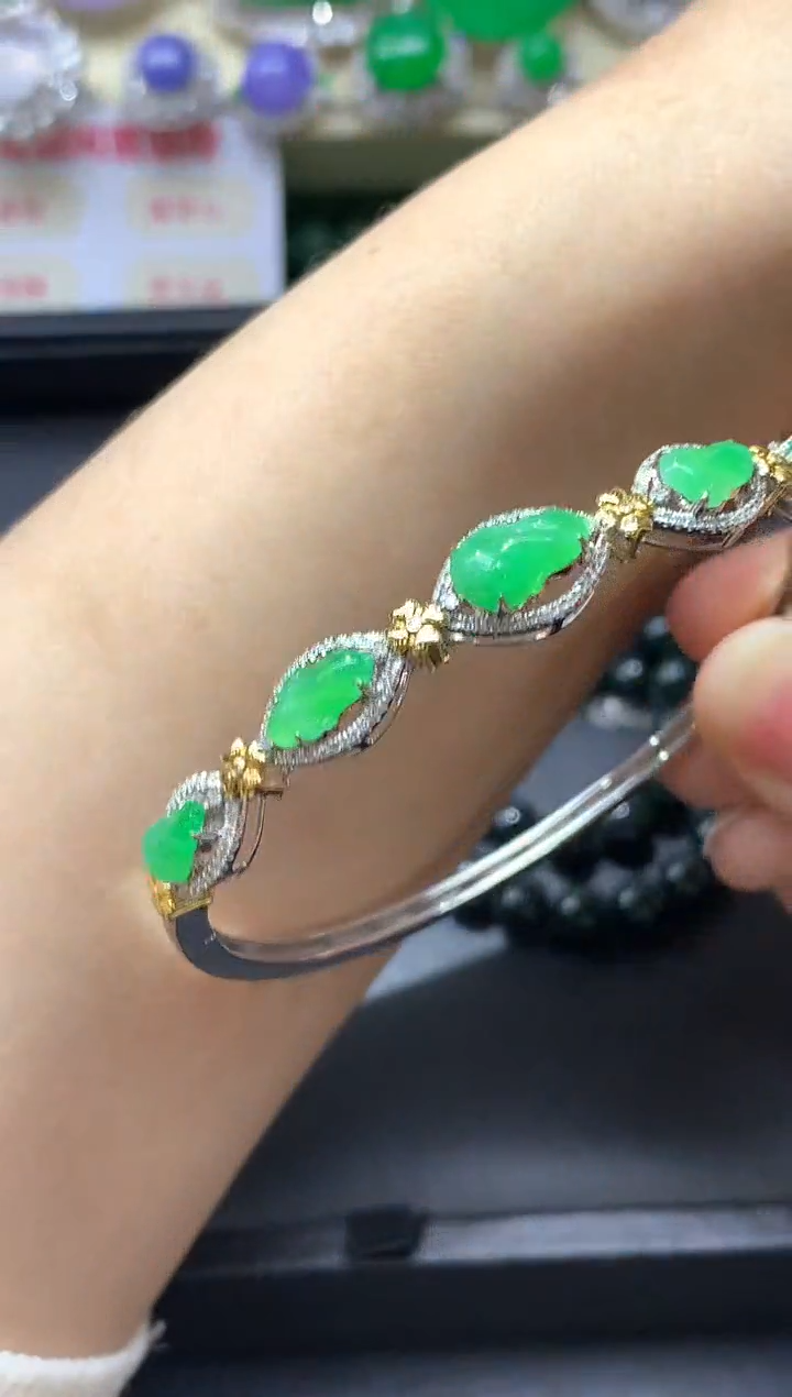 18K金镶嵌手镯翡翠671-中国好珍宝