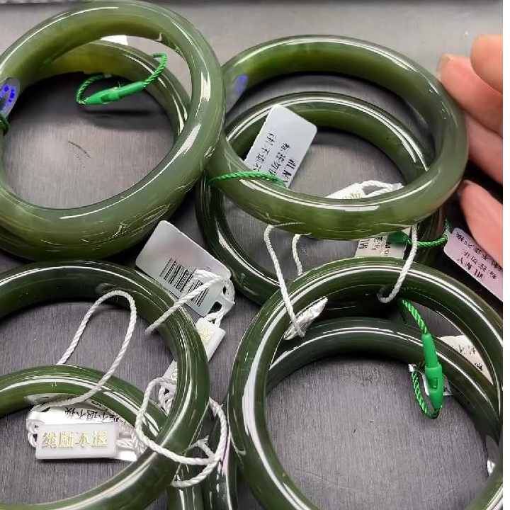 【老郑家】和田玉手镯一支 (多样性发1件) 