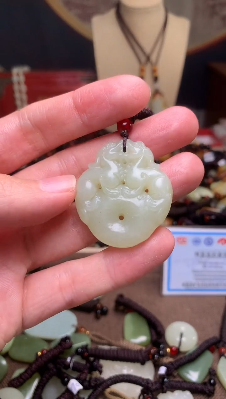 颈饰未镶嵌和田玉新疆料青海料清水和田玉吊坠