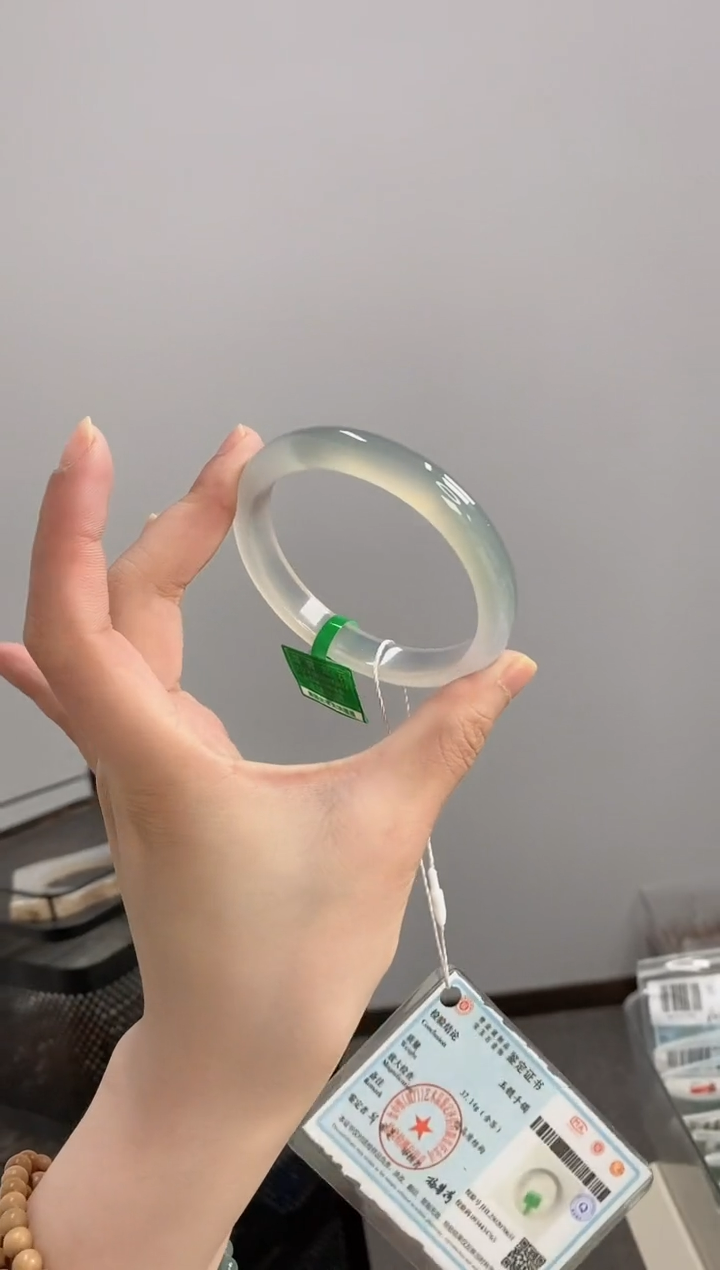 【闪购商品】玛瑙/玉髓手镯未镶嵌59-60圈