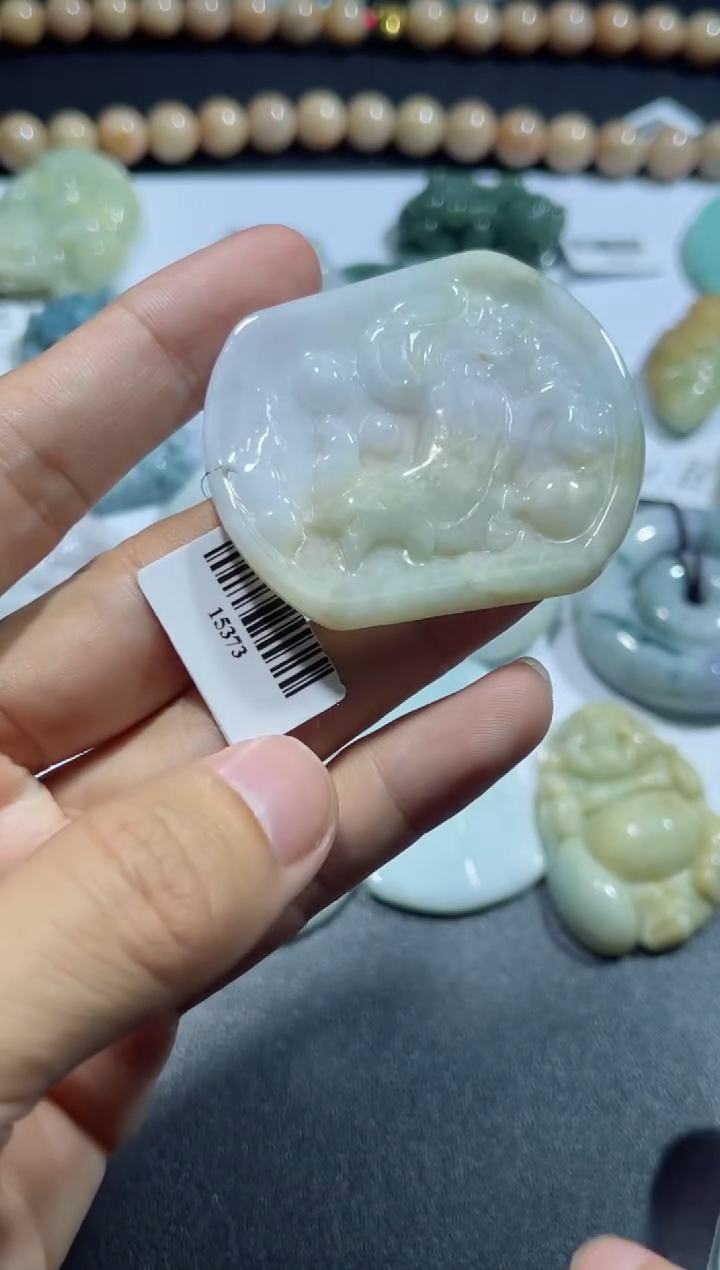 【闪购商品】翡翠颈饰未镶嵌00013626