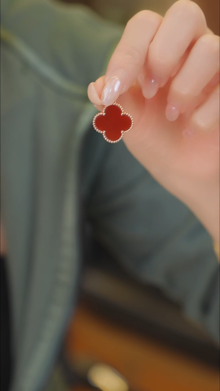 18K金镶嵌吊坠玛瑙/玉髓20mm吊坠