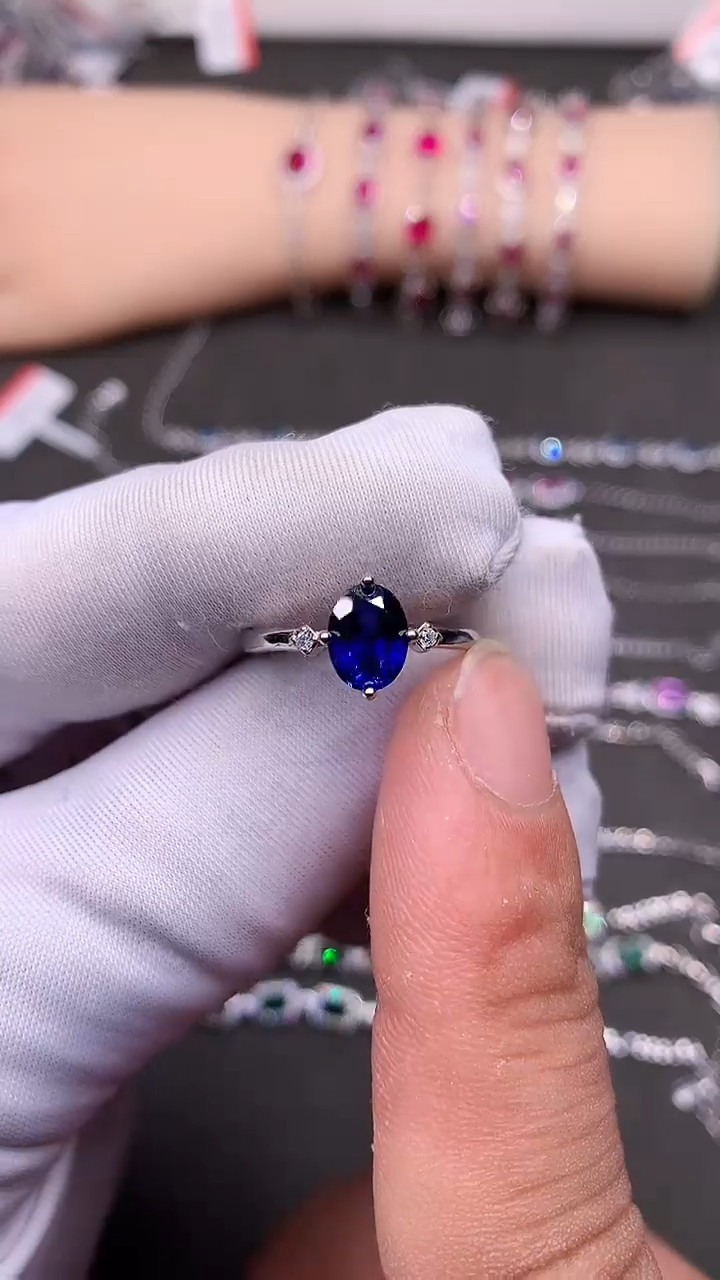 【闪购商品】蓝宝石戒指银S925镶嵌......