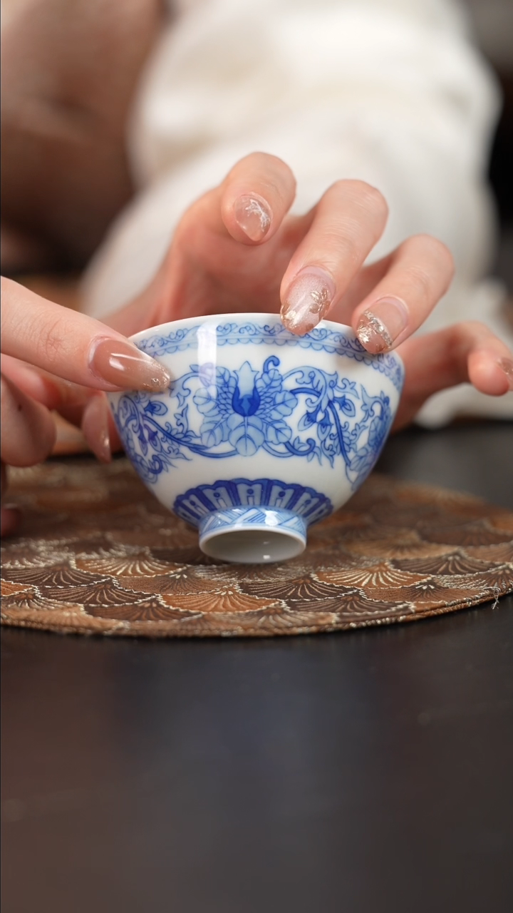 【闪购商品】杯看山柴窑青花如意鸡心