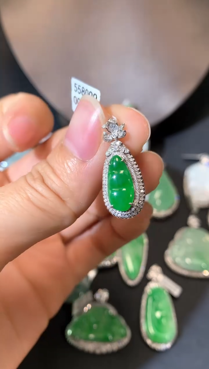 【闪购商品】翡翠吊坠(不含链)18K金镶嵌吊坠
