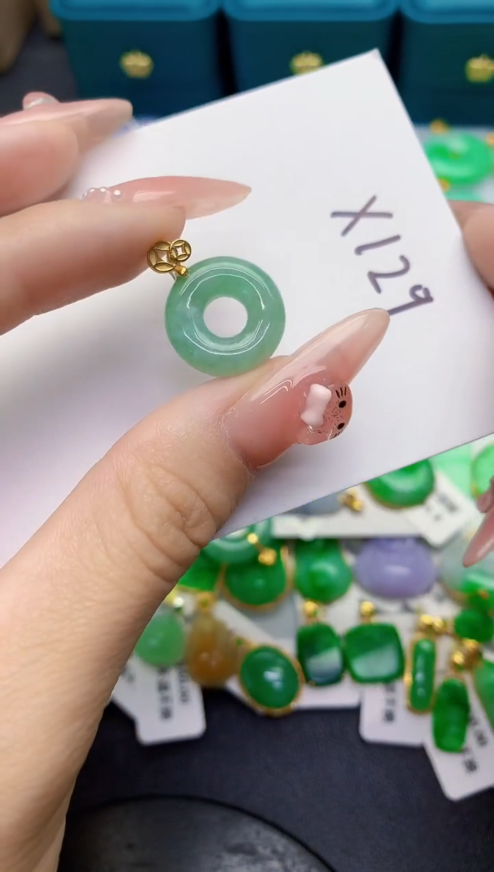 颈饰未镶嵌翡翠缅甸天然翡翠A货