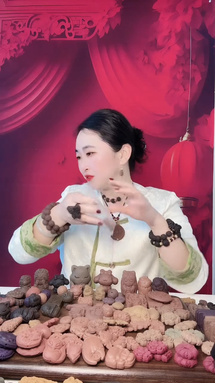 【闪购商品】泥塑小龙涎小象耳环