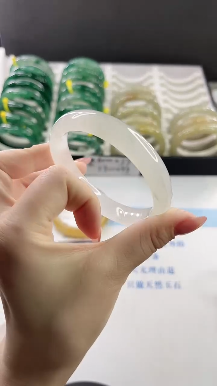 未镶嵌手镯石英质玉多样性发货V16