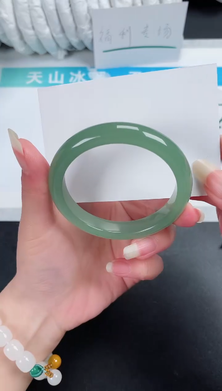 【闪购商品】石英质玉手镯未镶嵌472-56.5