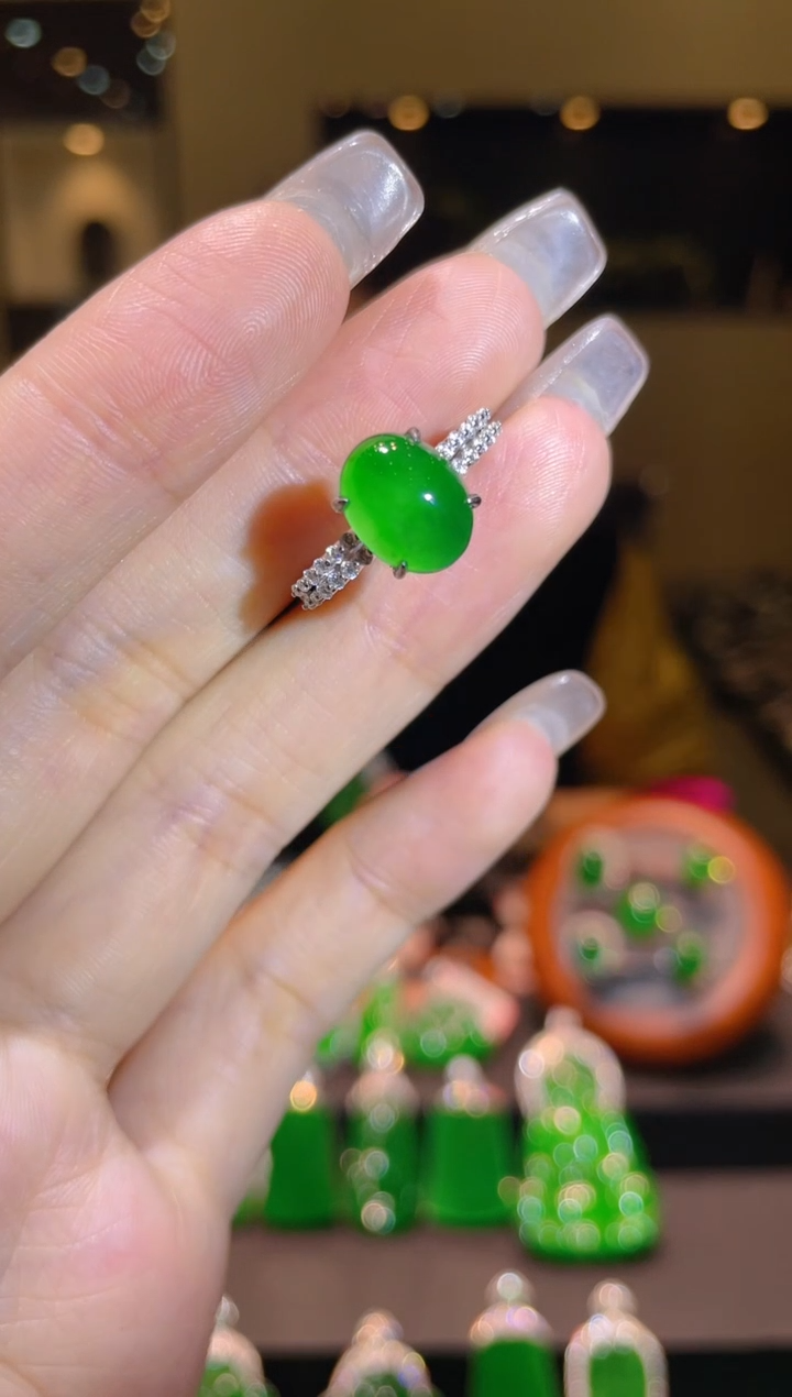 【闪购商品】翡翠吊坠(不含链)18K金镶嵌A23