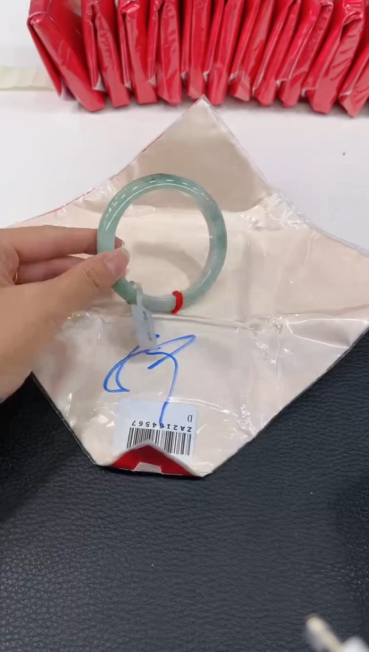 【闪购商品】翡翠手镯未镶嵌手镯