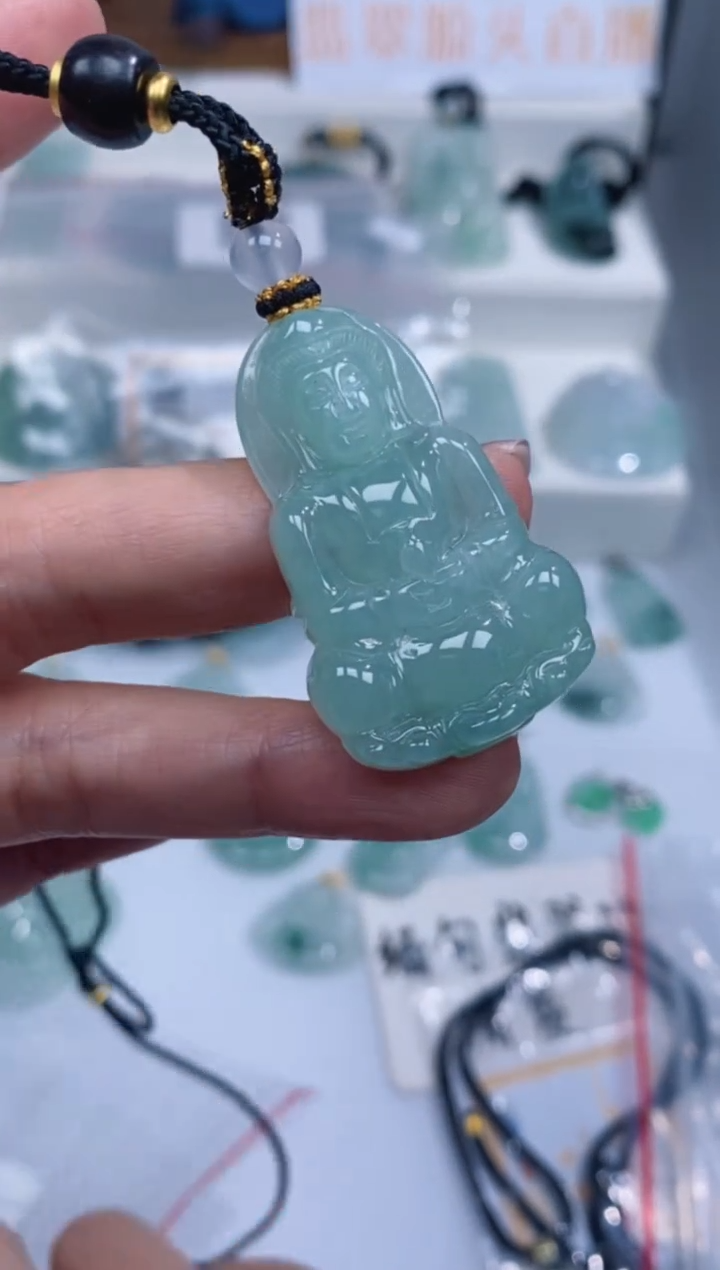 颈饰未镶嵌翡翠吊坠