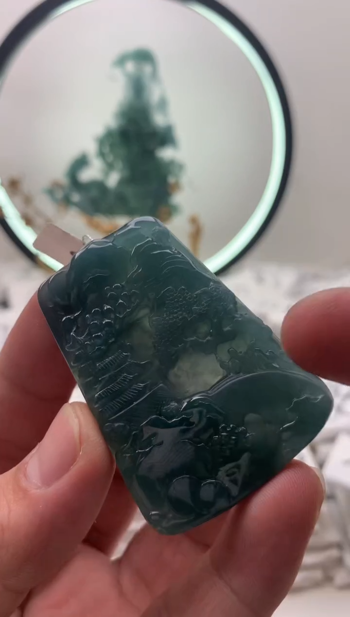 【闪购商品】翡翠颈饰未镶嵌山水牌