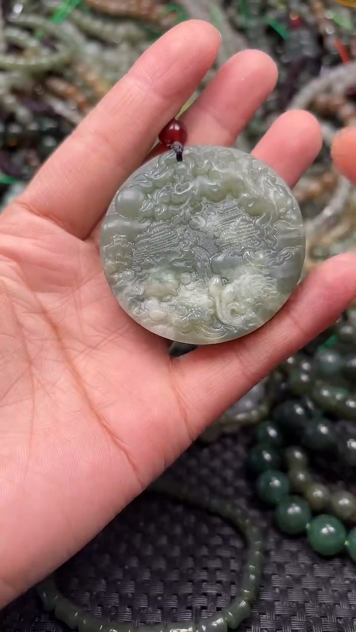 颈饰未镶嵌和田玉1