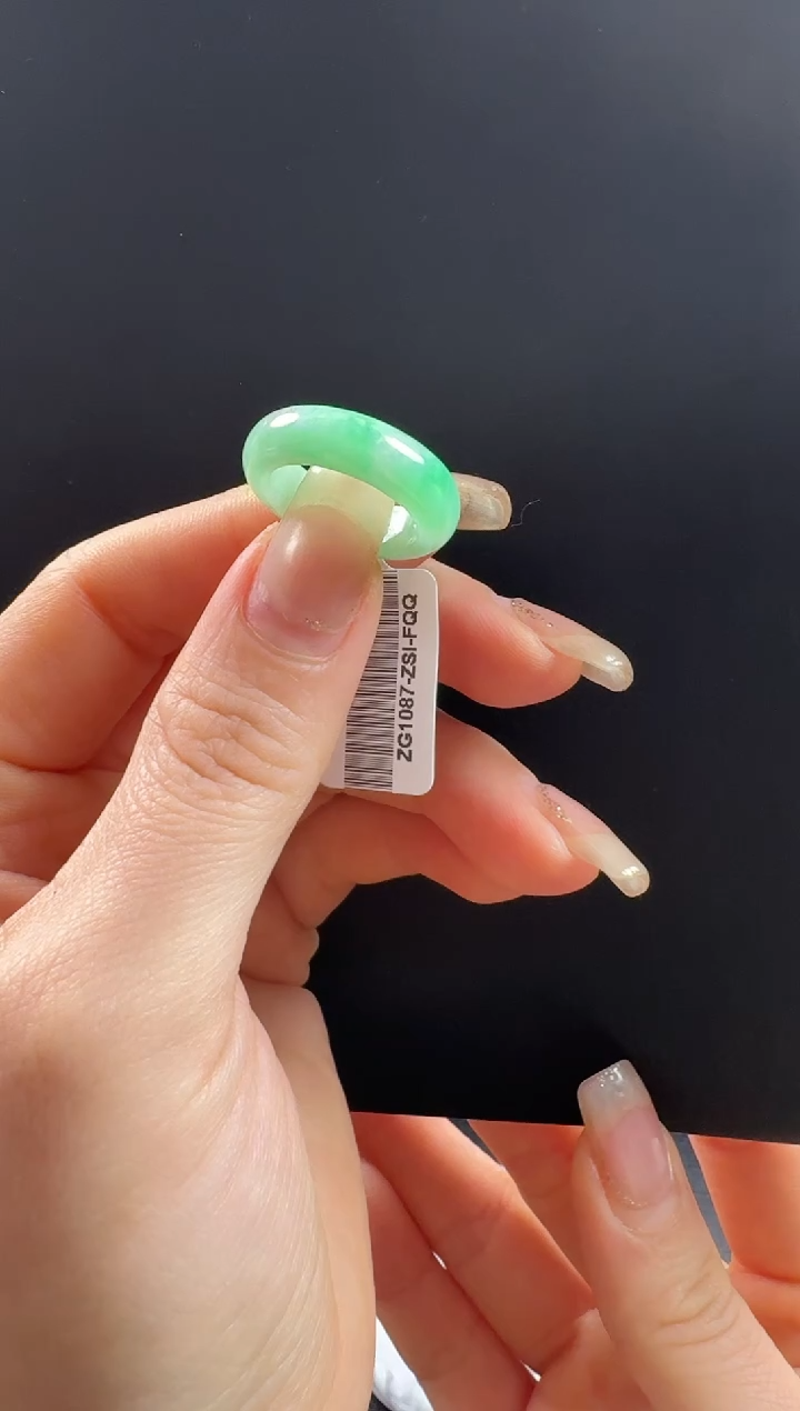 未镶嵌戒指翡翠戒指