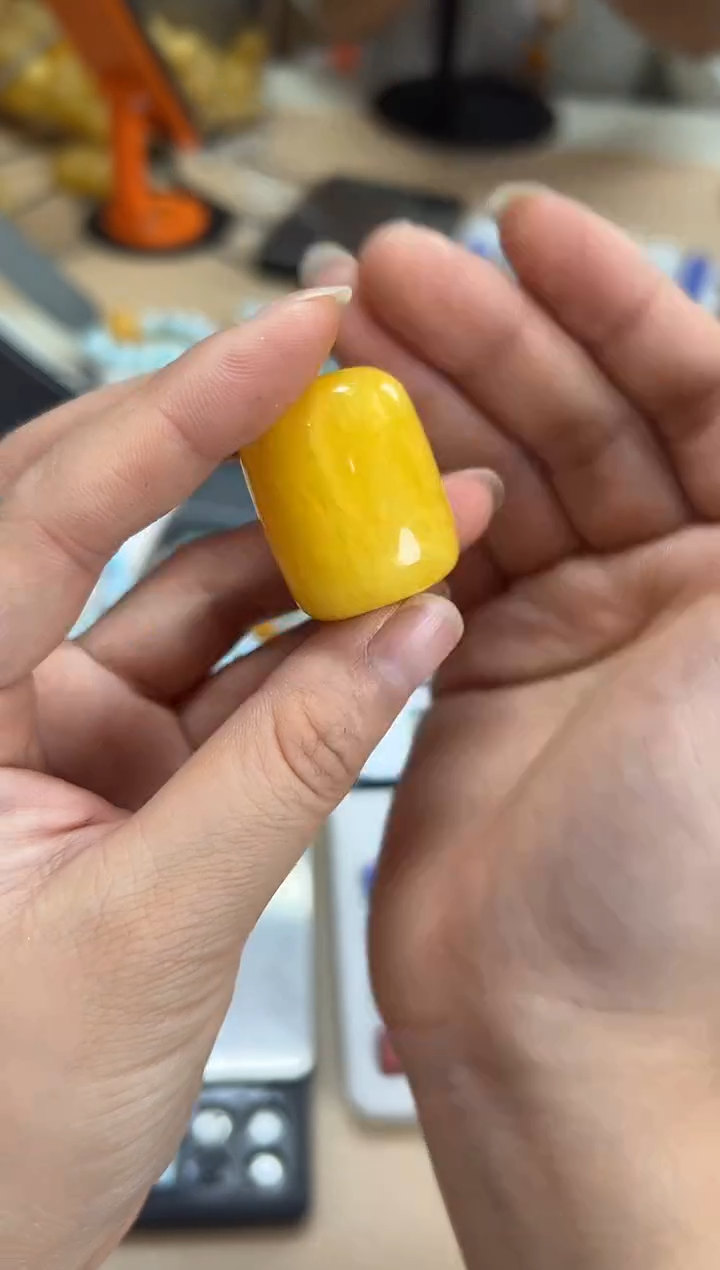 【闪购商品】琥珀裸石未镶嵌蜜蜡吊坠