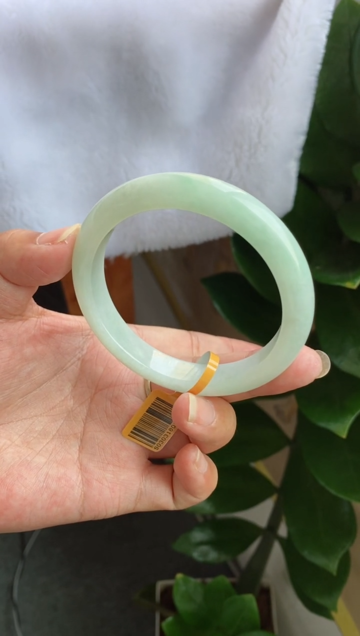 【闪购商品】翡翠手镯未镶嵌（血漏）冰胶晴绿4号