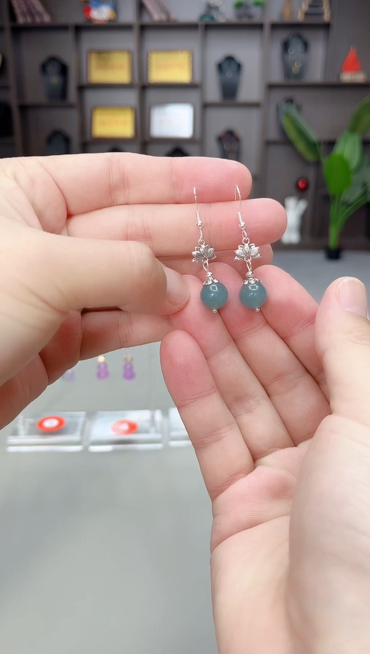 未镶嵌石英质玉（天山翠）耳饰237000