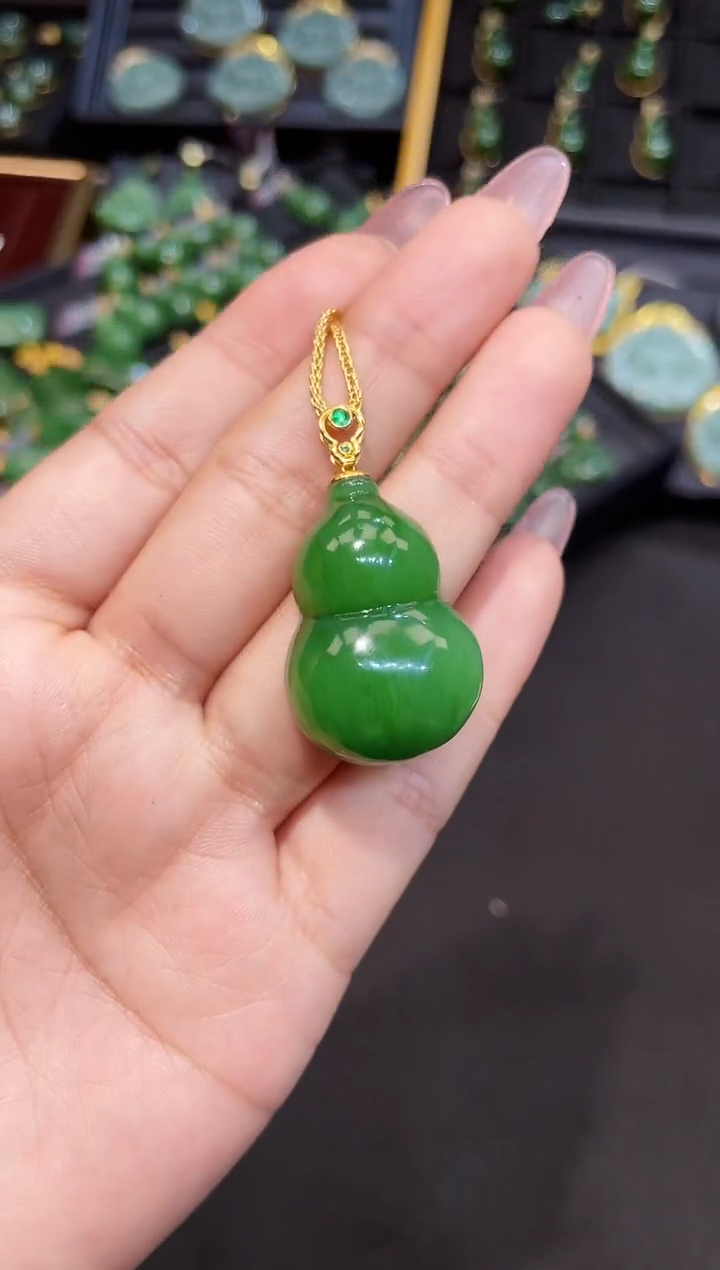 和田玉18K金镶嵌吊坠(赠链)35MM多样性发一