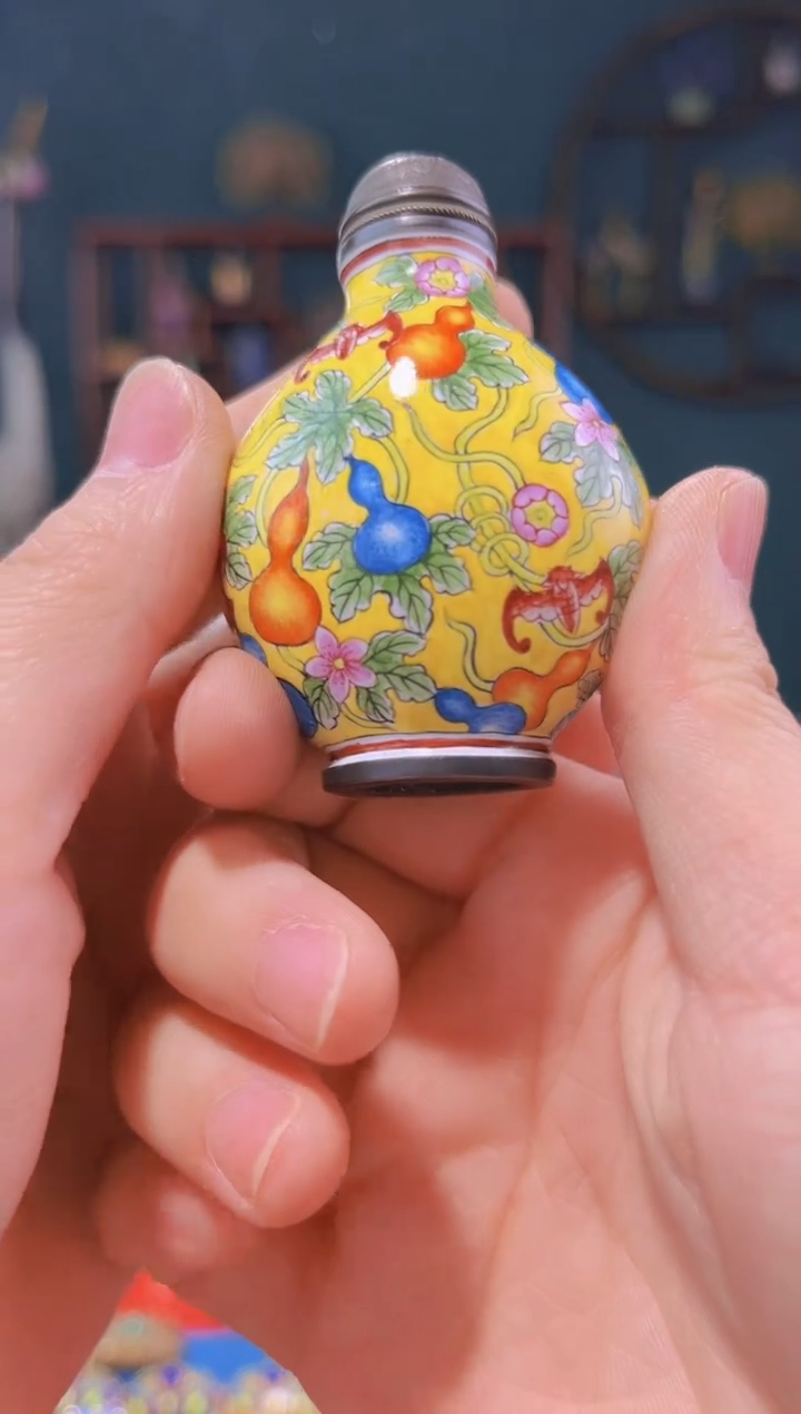 【闪购商品】非遗技艺鼻烟壶 黄色