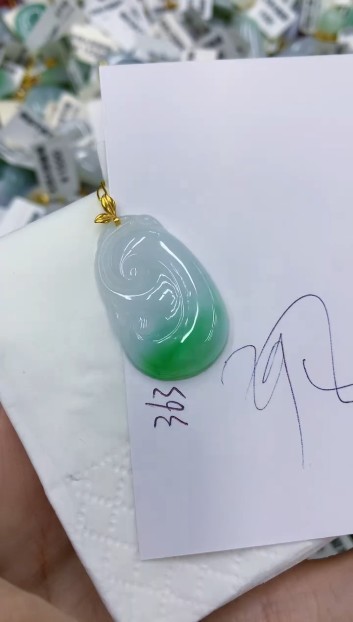颈饰18K金镶嵌翡翠11111111111