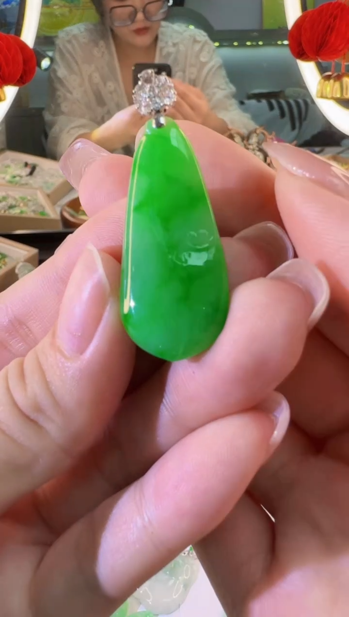 【闪购商品】翡翠18K金镶嵌颈饰缅甸翡翠A货吊坠