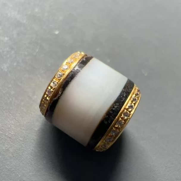 18K金加玛瑙7.8mm尺寸