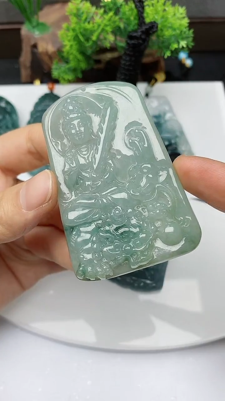 【闪购商品】翡翠颈饰未镶嵌