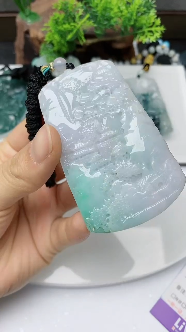 【闪购商品】翡翠颈饰未镶嵌        