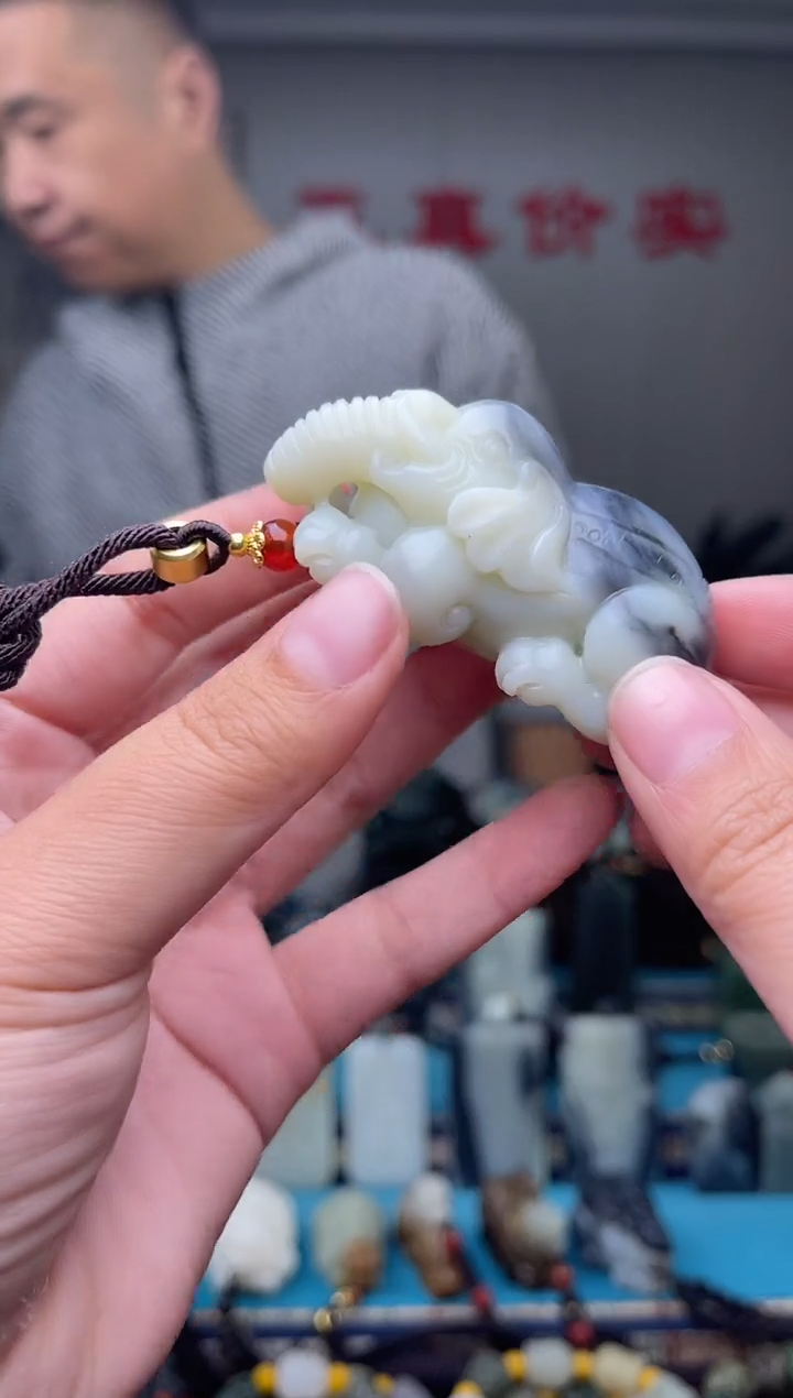 未镶嵌和田玉挂件1