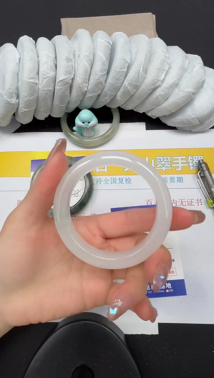 【闪购商品】石英质玉手镯未镶嵌33-55.6