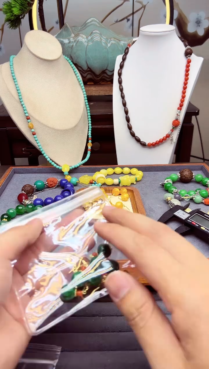 【闪购商品】翡翠耳饰14K金镶嵌E222```````