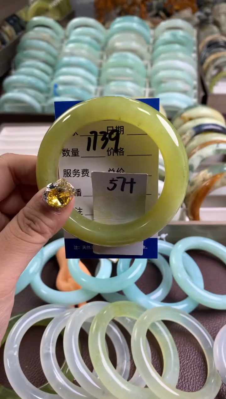 【闪购商品】蛇纹石玉手镯未镶嵌1739