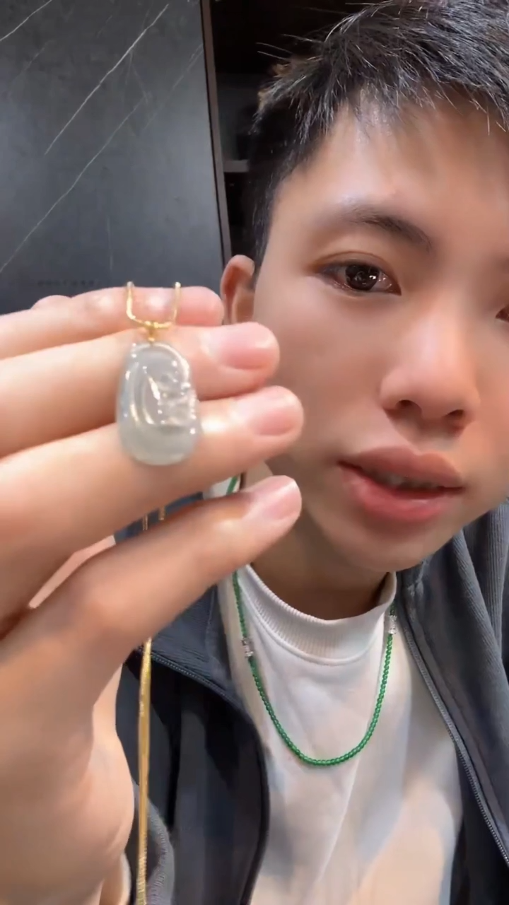 【闪购商品】翡翠吊坠(不含链)18K金镶嵌多样性发货其一不含链