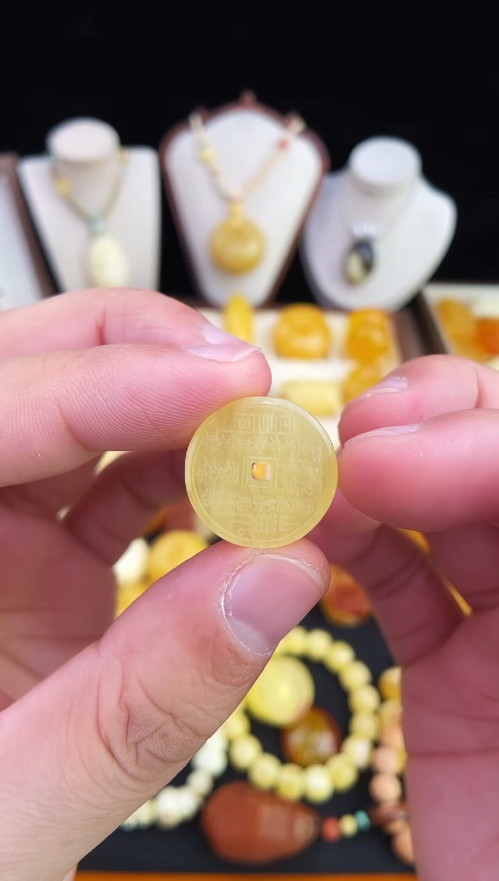 琥珀未镶嵌珠宝奇石柒月