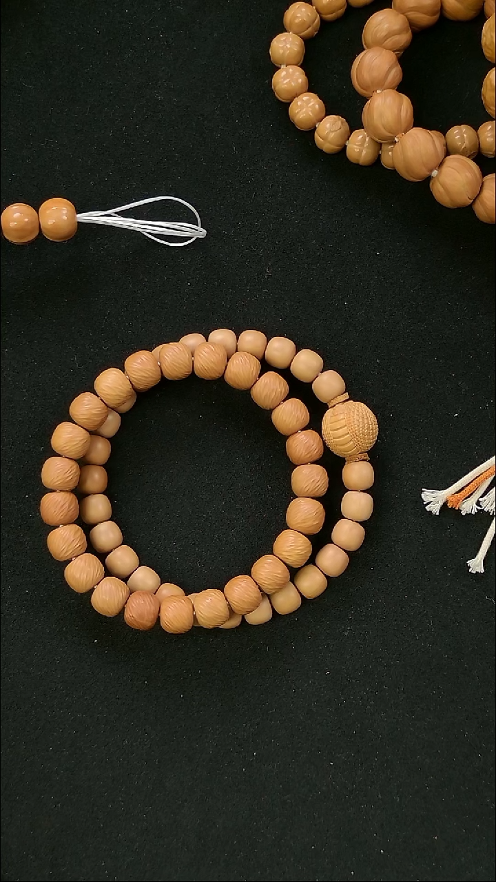 手串猴头核桃全品老型加全品云锦（返油）