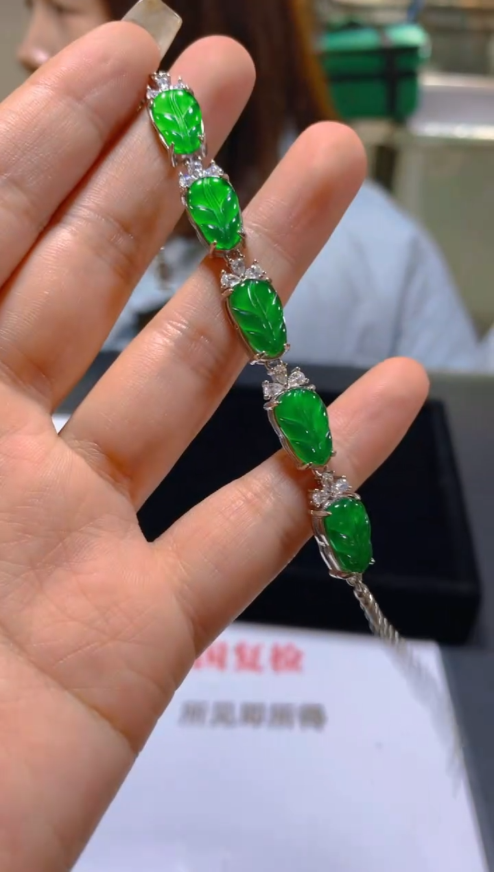 未镶嵌手链翡翠多样性发一